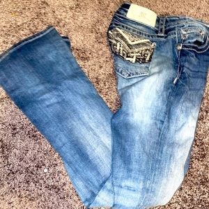 CLOSET ON HOLD TO REMOVE THINGS FROM STORAGE💎Miss me bootcut jeans💎